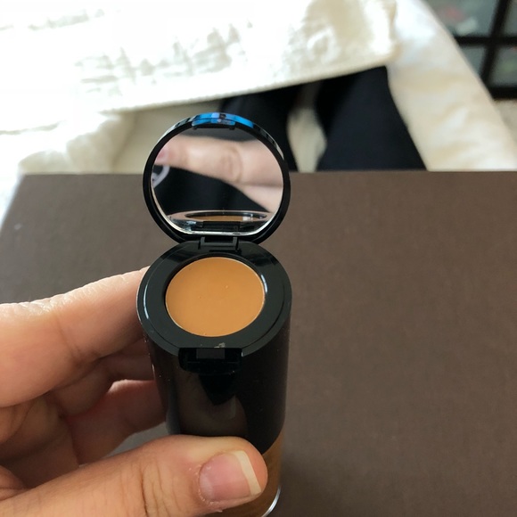 Stila Foundation - Picture 5 of 5